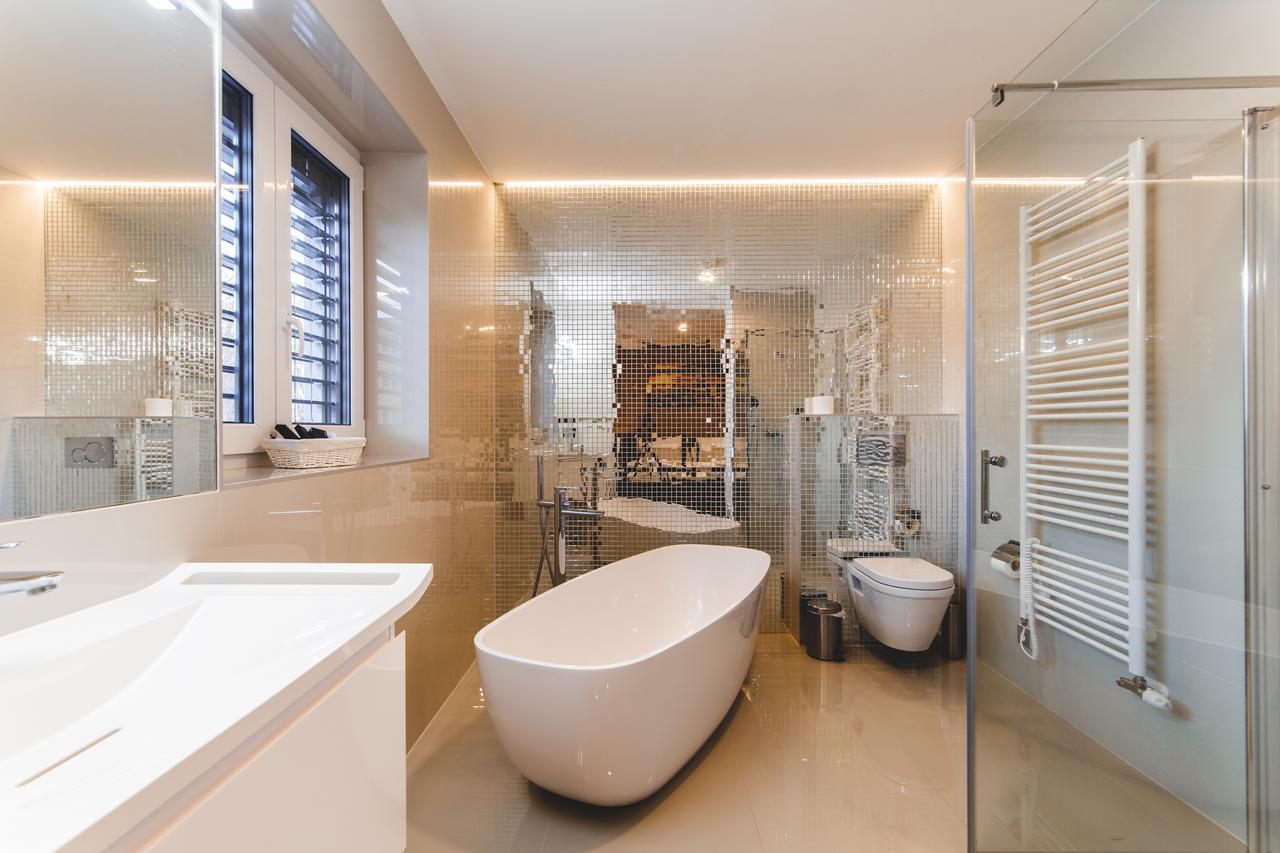 Silesia Residence Ostrava Eksteriør billede Bathroom